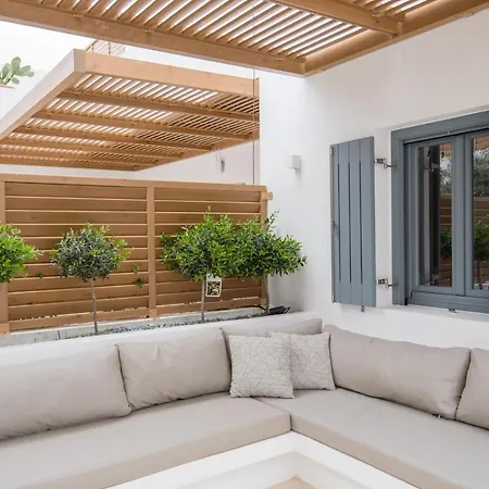 Aba ηospitalité, The Deluxe Suite, * Naoussa