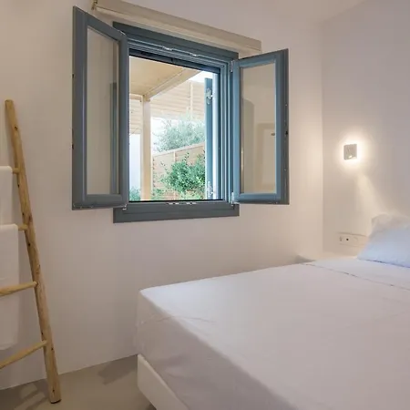 Aba ηospitalite, The Deluxe Suite, * Naousa (Paros)