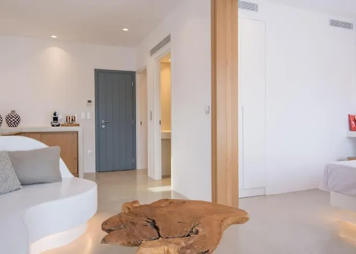Aba ηospitalite, The Deluxe Suite, Naousa (Paros)